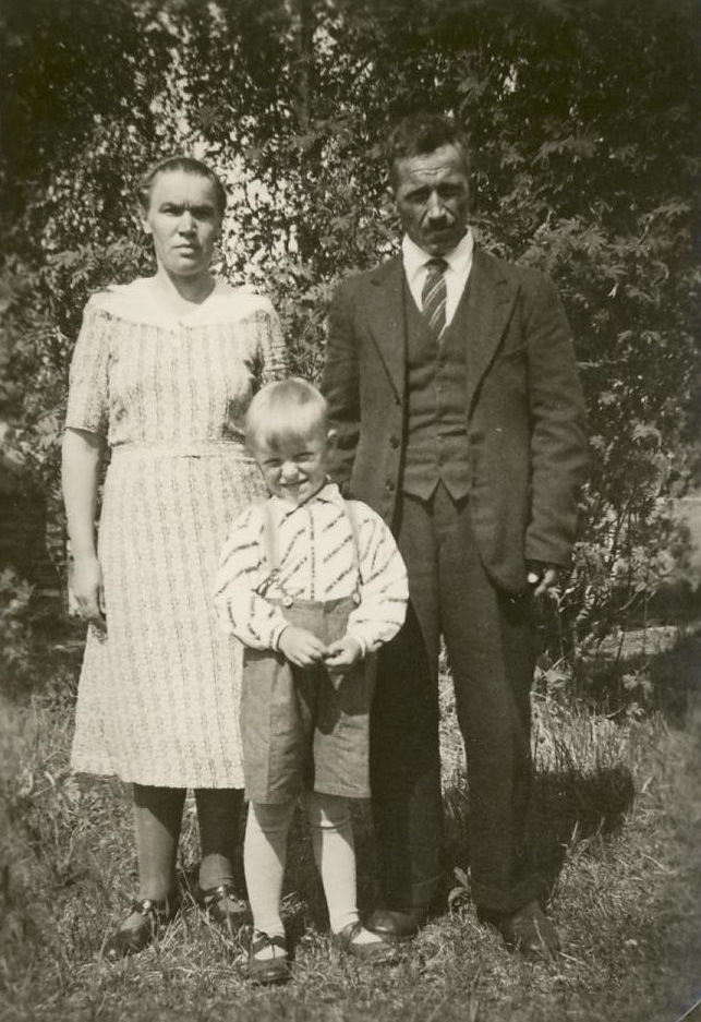 1950  Impi Arttu ja Olli ottopoika Olavi Kauppinen