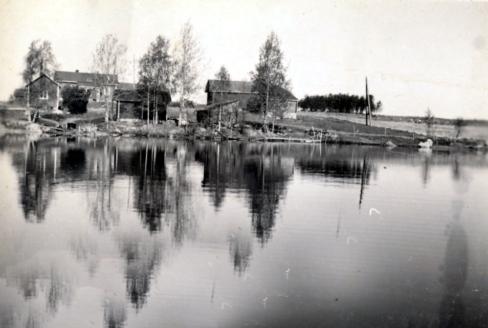 1947 Jokiniemi kuvattuna järveltä päin