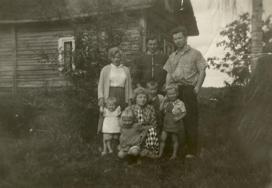 1960 Maija ja Onni, Annikki ja Pentti, Asta, Ritva, 
Risto ja Kari