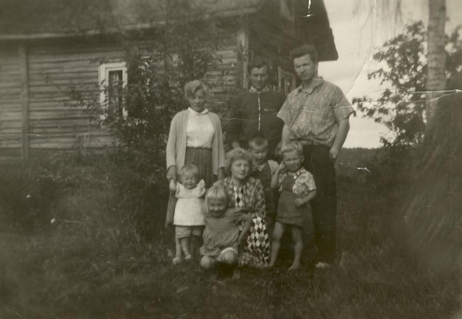 1960 Maija ja Onni, Annikki ja Pentti, Asta, Ritva, 
Risto ja Kari