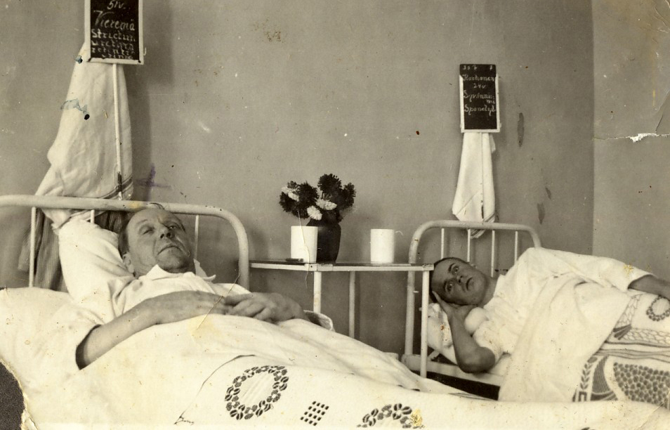 1940 Ville sairaalassa pudottuaan hevosen kyydistä