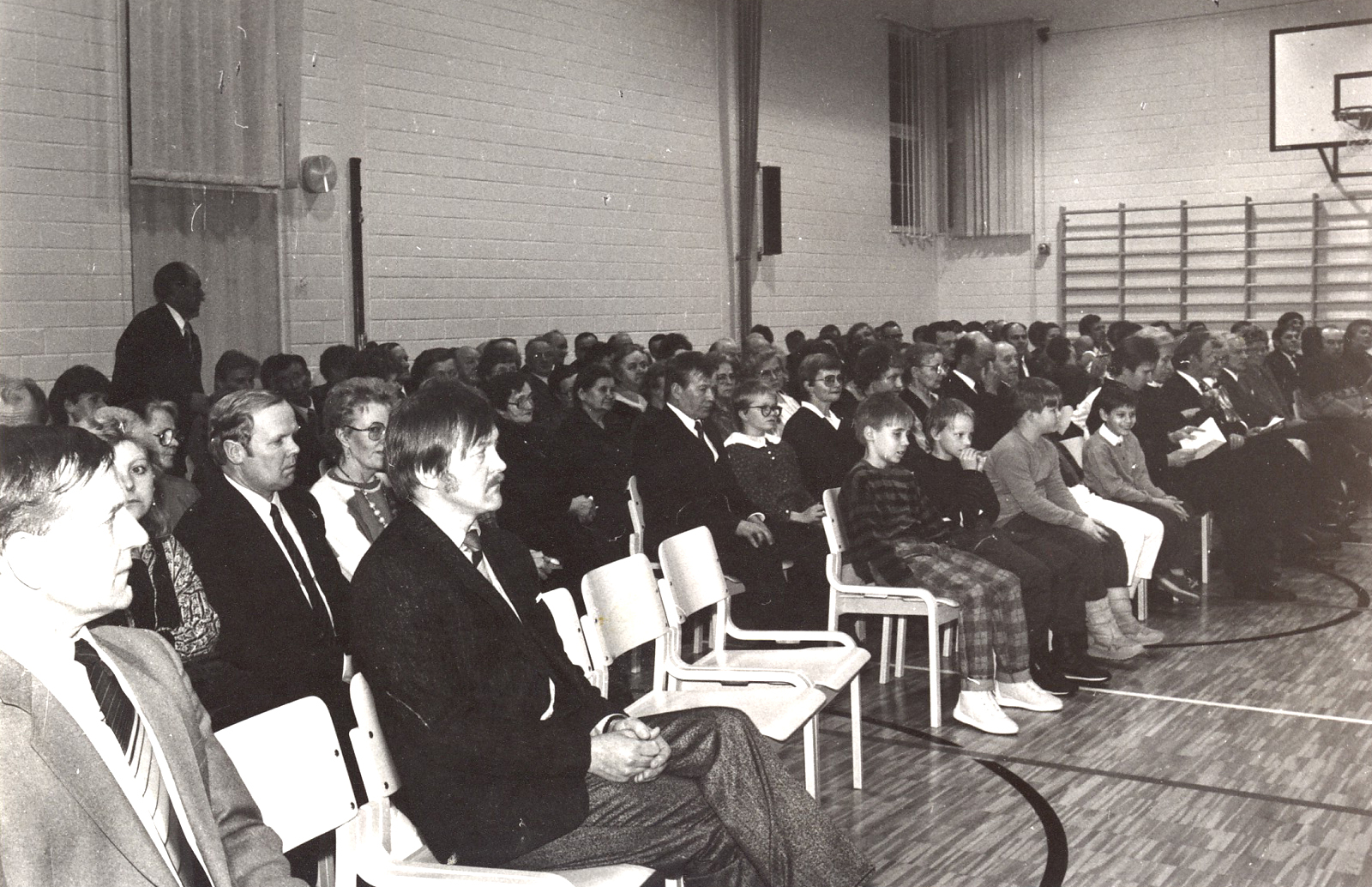 1986 Uuden koulun avajaiset