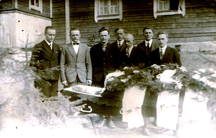 1922 Lassilanpihasta hautajaiskuva