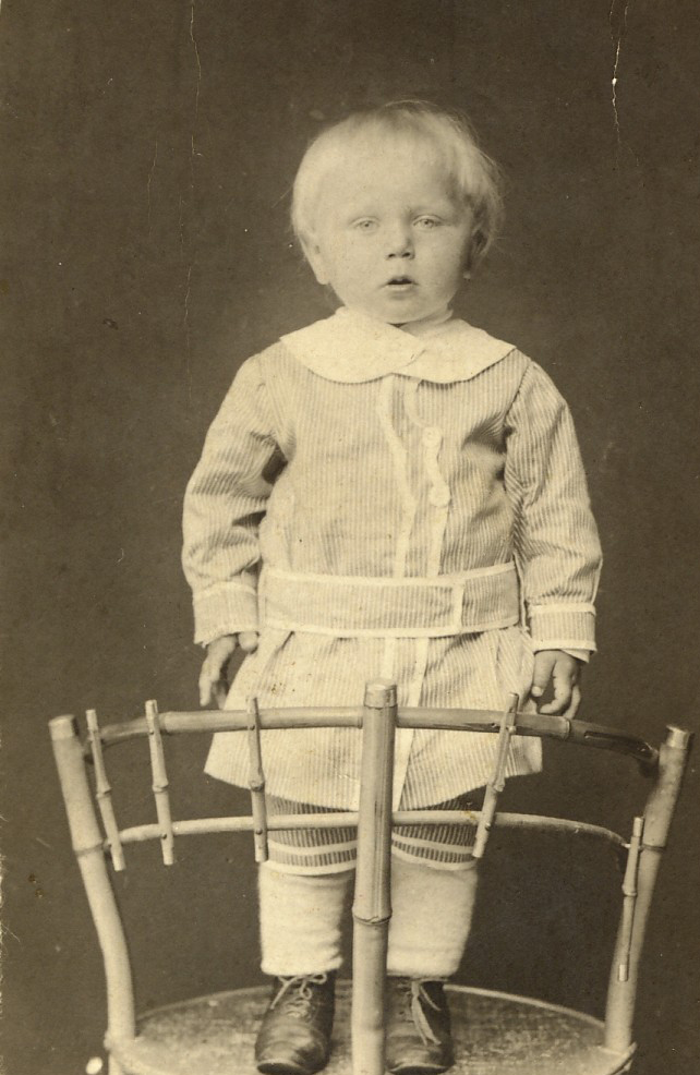 1920 Martti lapsena