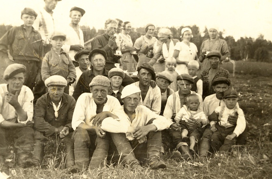 1935 Talkoot niityllä