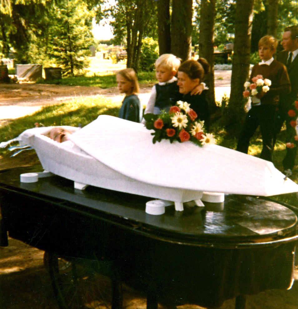 1972 Pikku Aarnen hautajaiset