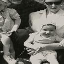 1965 Kierinniemessä perheen kanssa