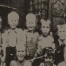 1952 Pyöreen koululaisia: Marja 2 rivi, Tauno 3 rivi border=