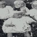 1954 Marja, Erkki, Kari, Kaija ja Arja alla

