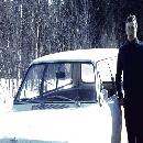 1968 Niemisenmäen Eero auton kanssa