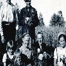 1942 Nuorisoa koolla border=