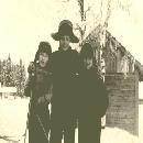 1956 Pojat suksilla tienhaarassa border=