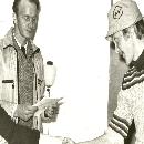 1969 ajokilpailujen palkintojenjako - jakamassa Salme Partanen ja Matti Martikainen
