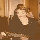 1997 Kalevi Hemilä luovuttamassa kunniakirjaa border=