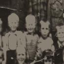 1952 Pyöreen koululaisia: Marja 2. rivi, Tauno 3. rivi border=